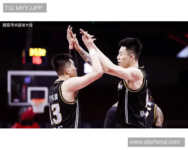 央5直播精彩对决首钢与广东篮球队巅峰对决全程回顾与分析